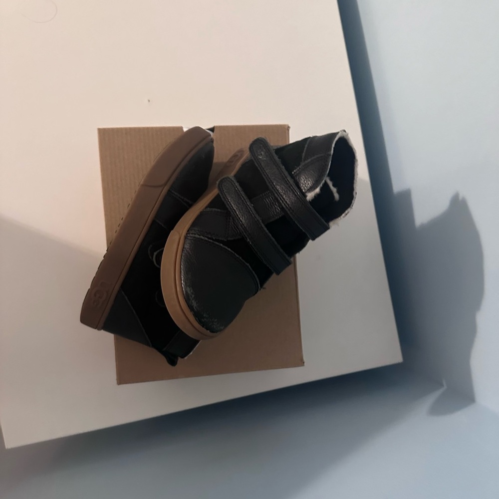 Rennon High Top Sneaker
UGG®
Walker & Toddler